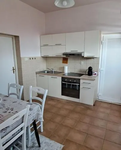 Studio Apartman Zara